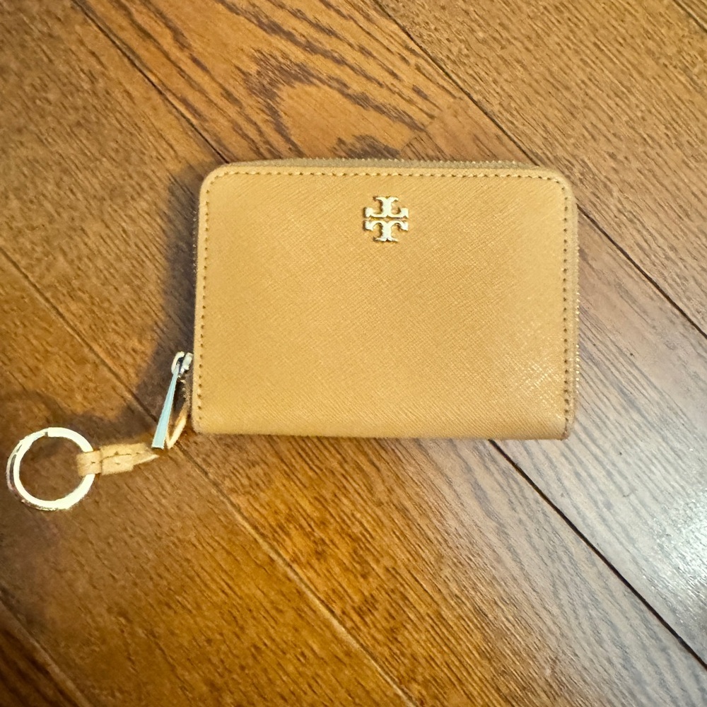 Tory Burch Wallet with Key Ring - Picture 2 of 6